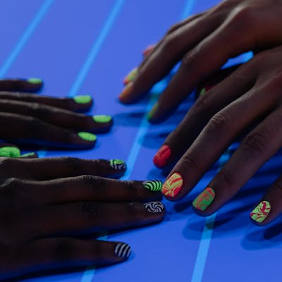 Денежный маникюр — благоприятные дни, цвета и символы для привлечения денег