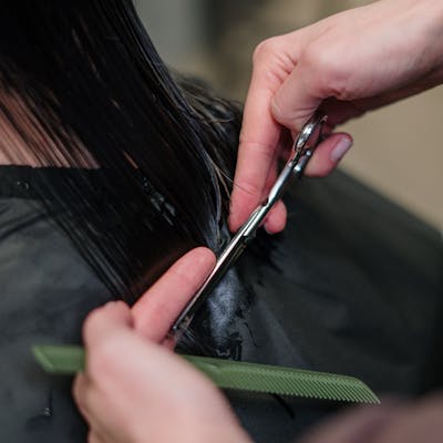 Стрижка на растущую Луну — почему волосы растут быстрее